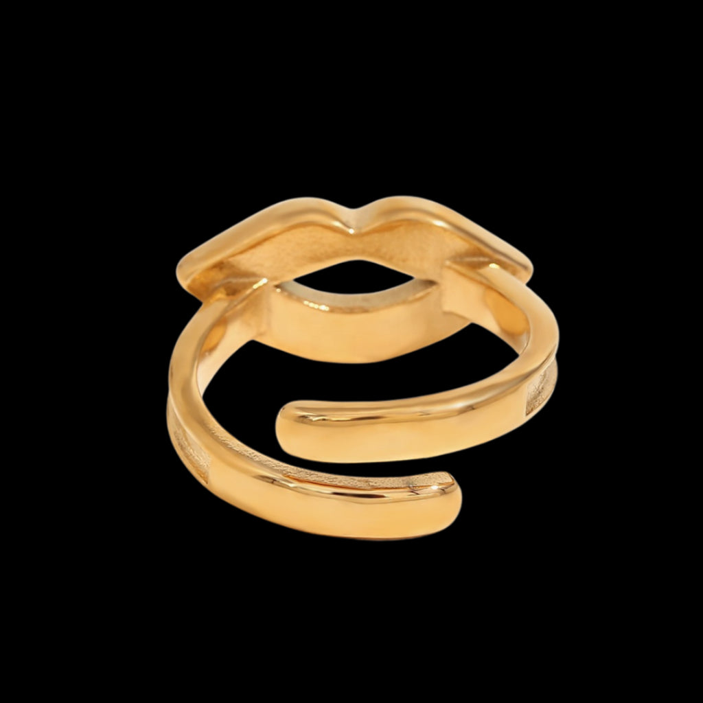 Naomi Ring