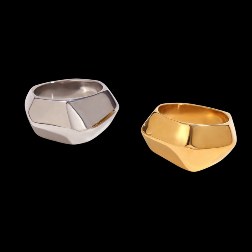 Noir Ring