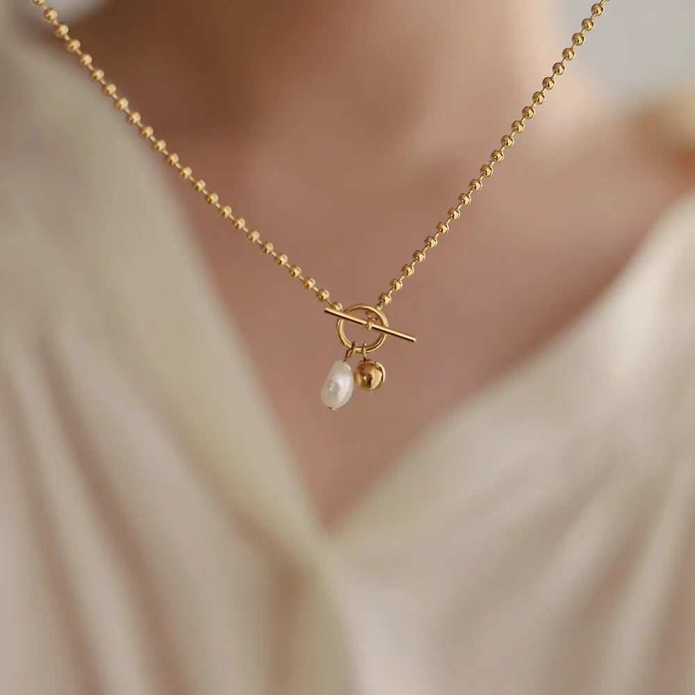 Poise Necklace