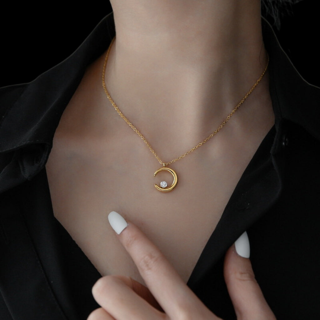 Luna Necklace