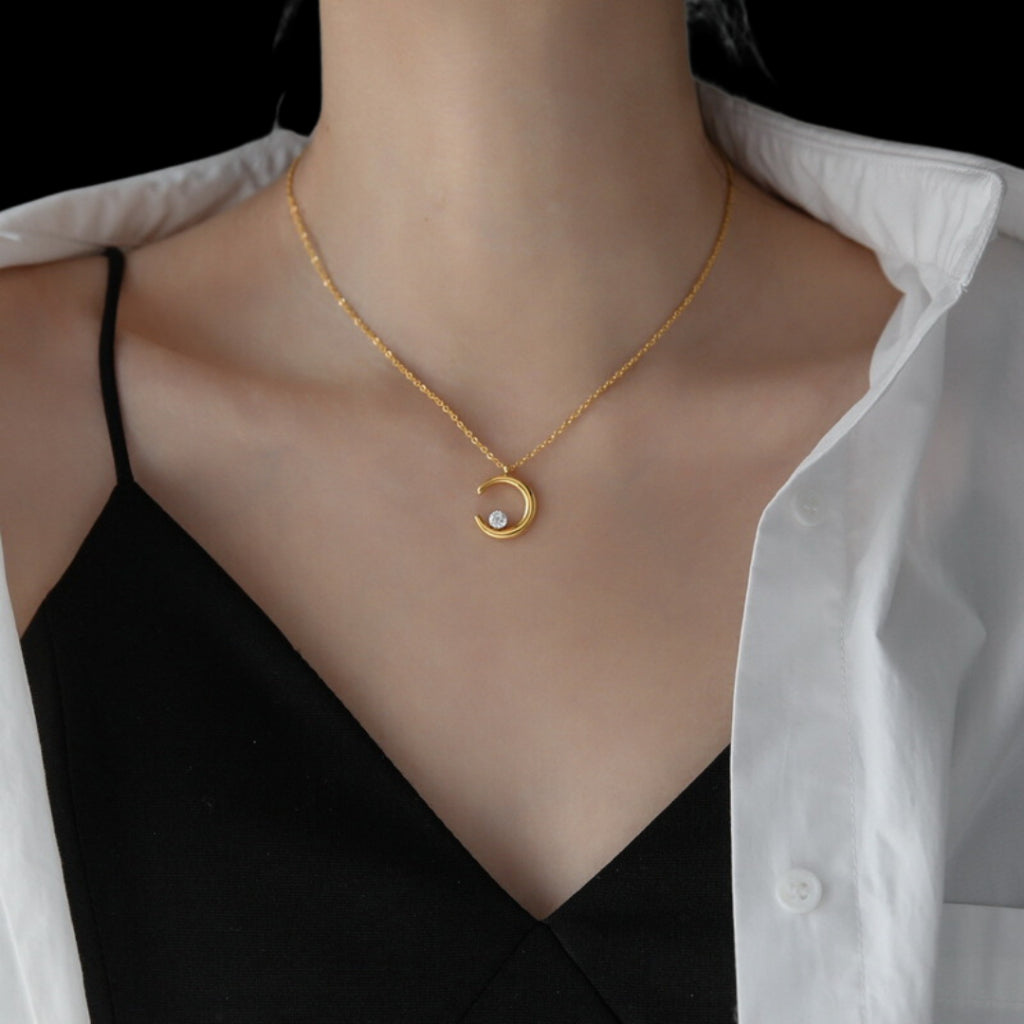 Luna Necklace