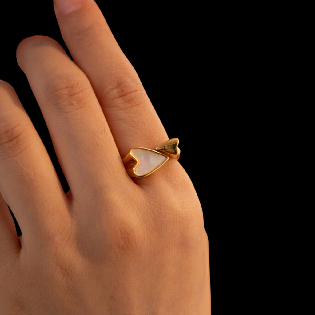 Amare Ring