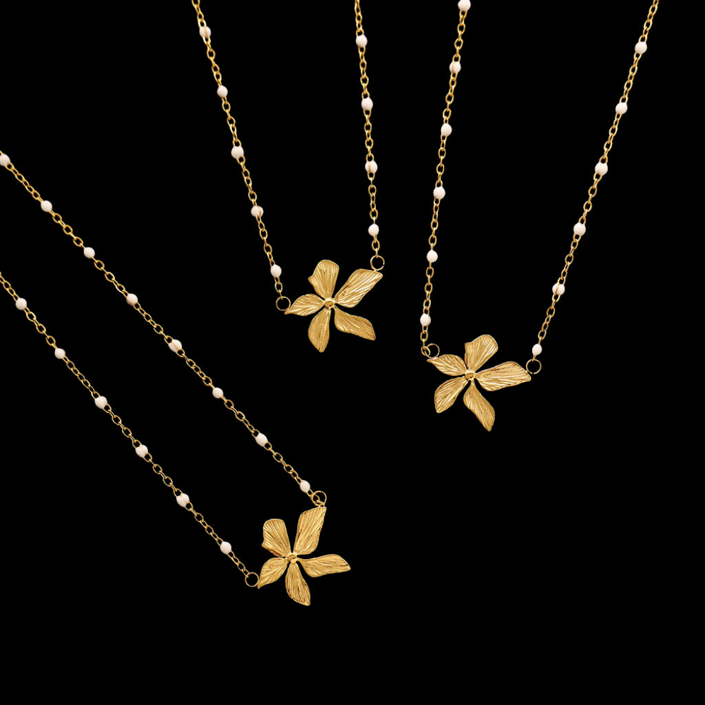Folium Necklace