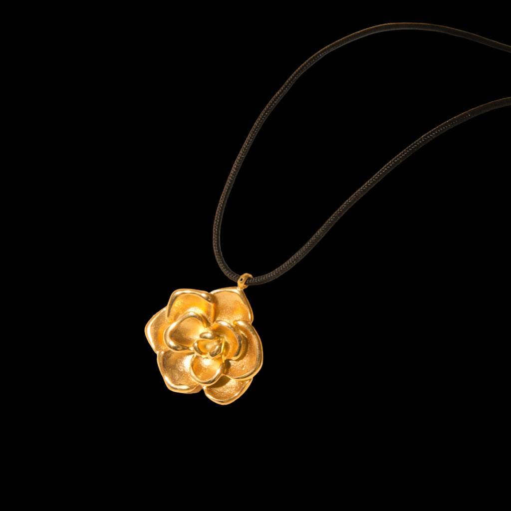 Arola Necklacea