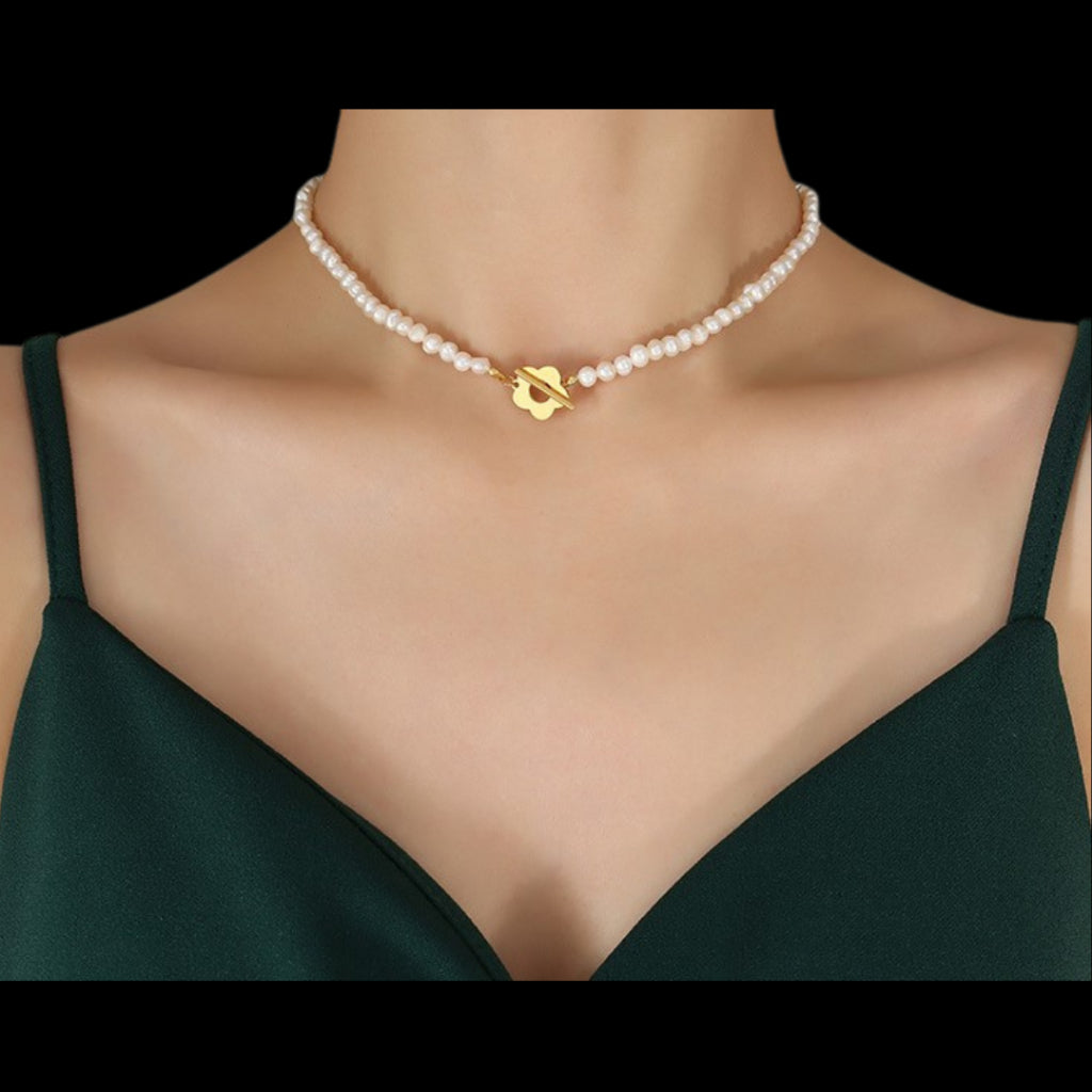 Amour Necklace