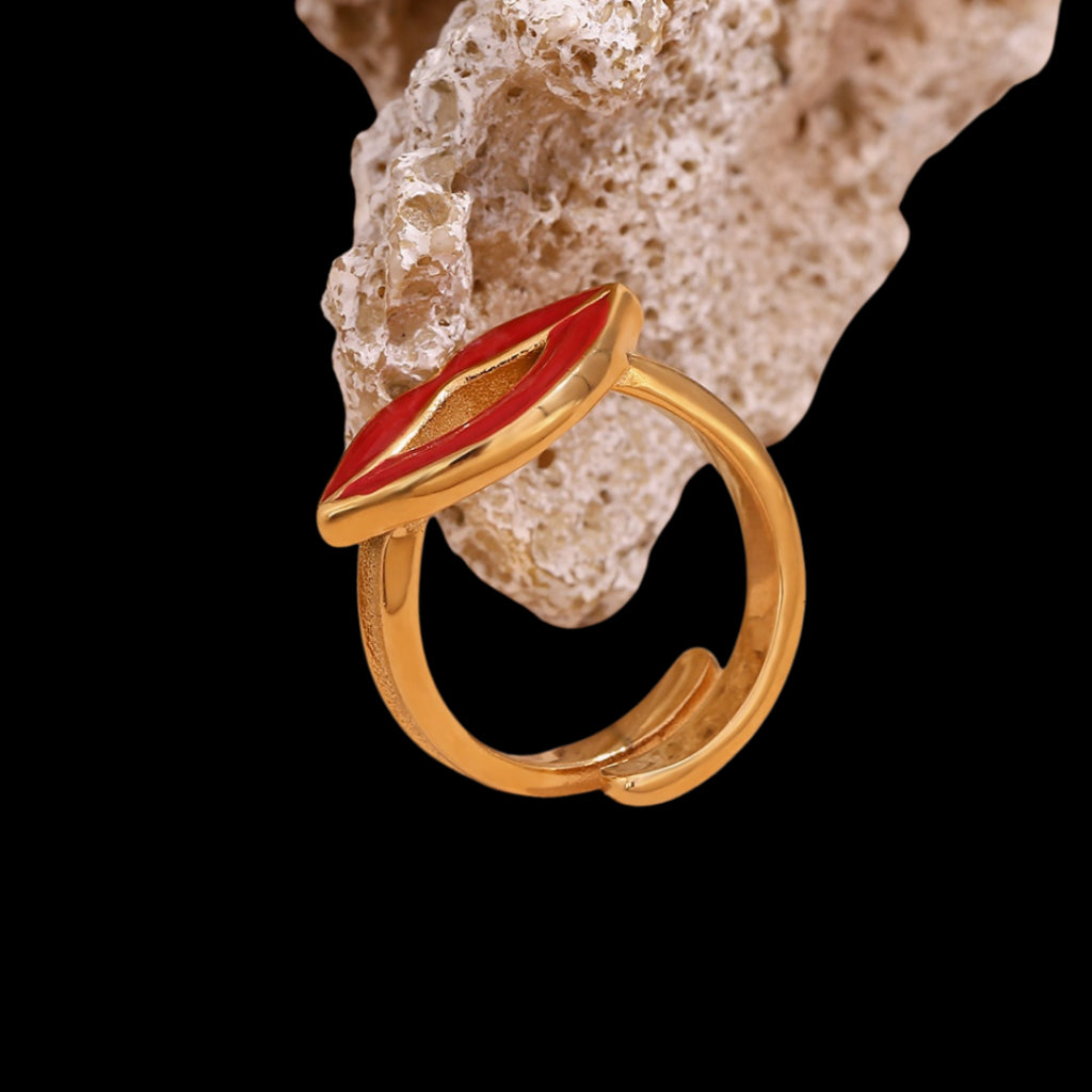 Naomi Ring
