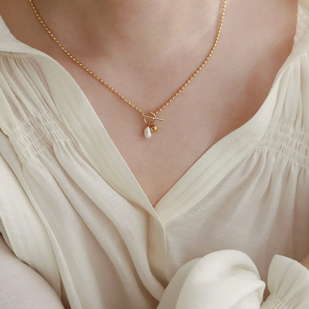 Poise Necklace