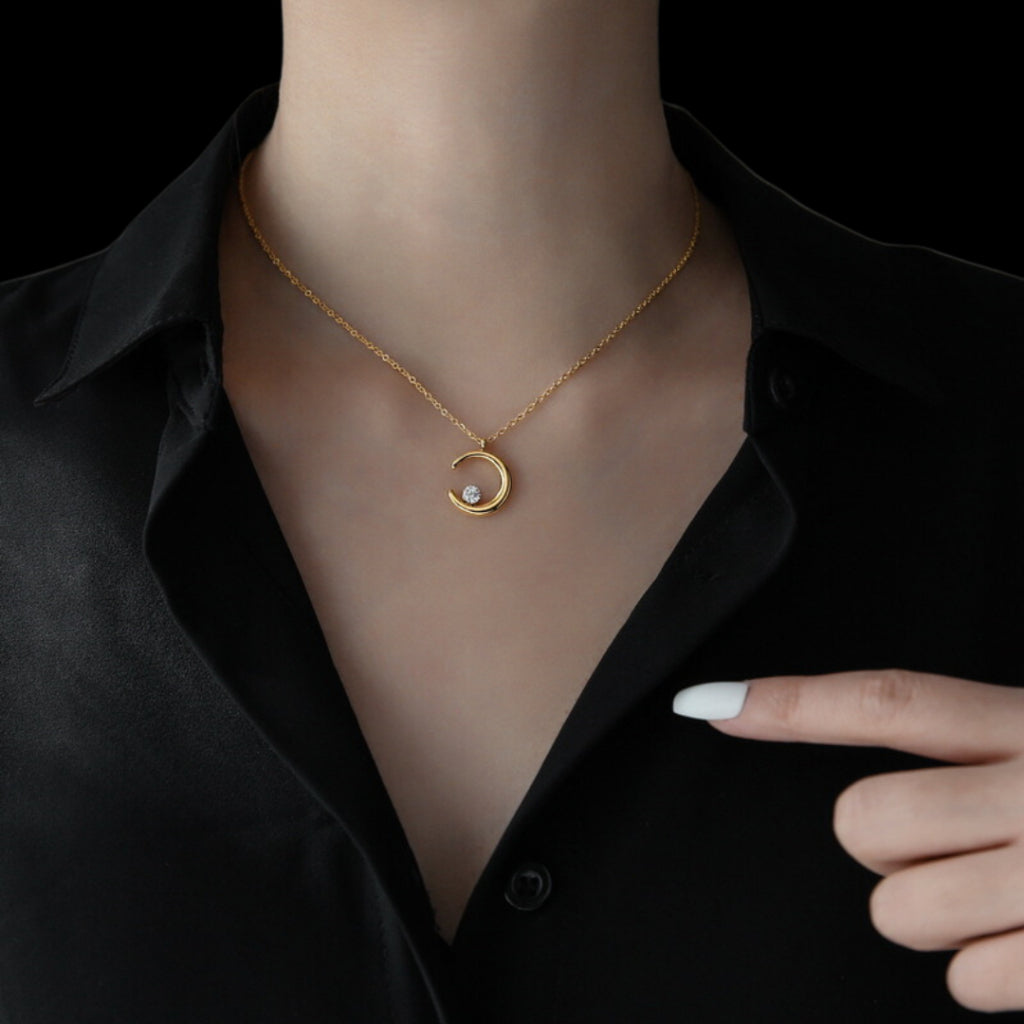 Luna Necklace