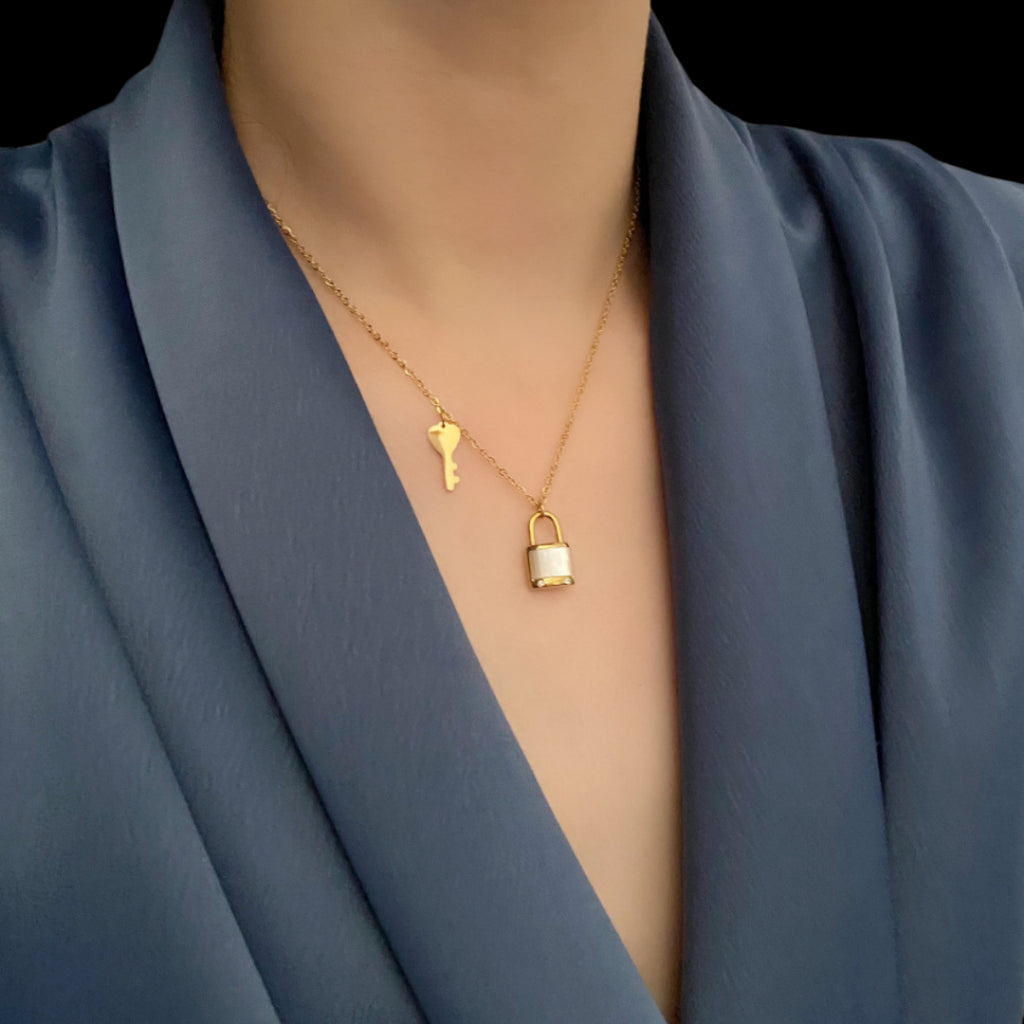 Sera Necklace