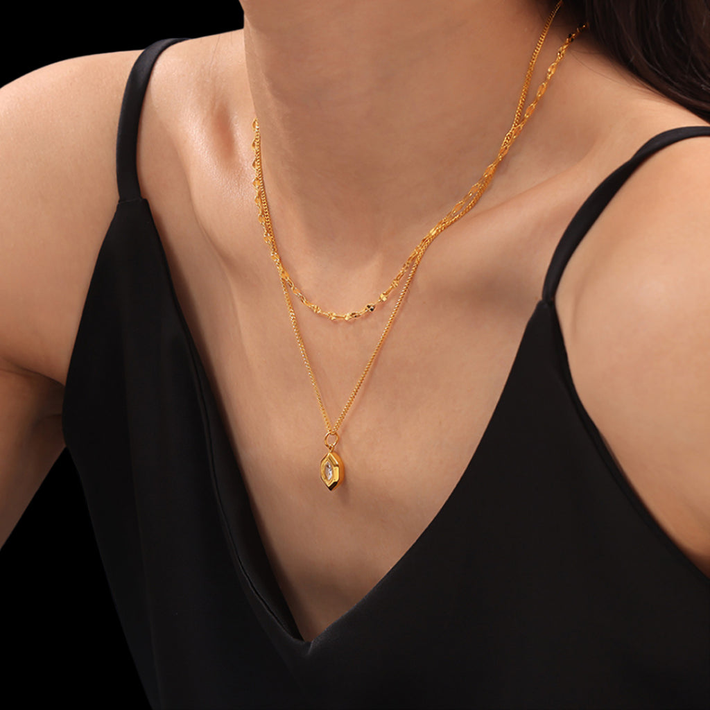 Tuck Necklace
