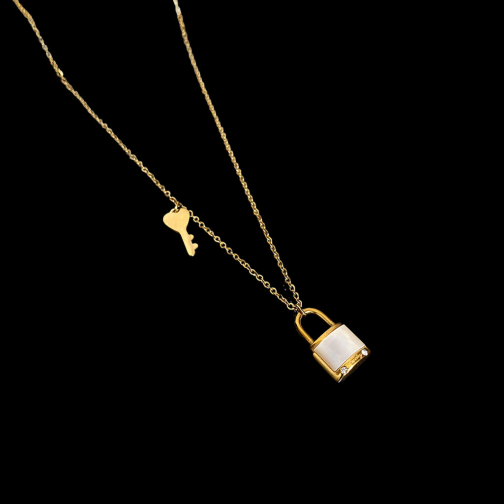 Sera Necklace