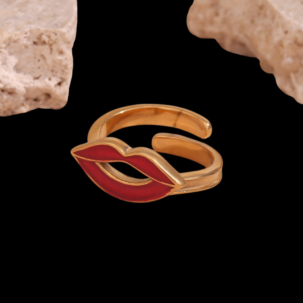 Naomi Ring
