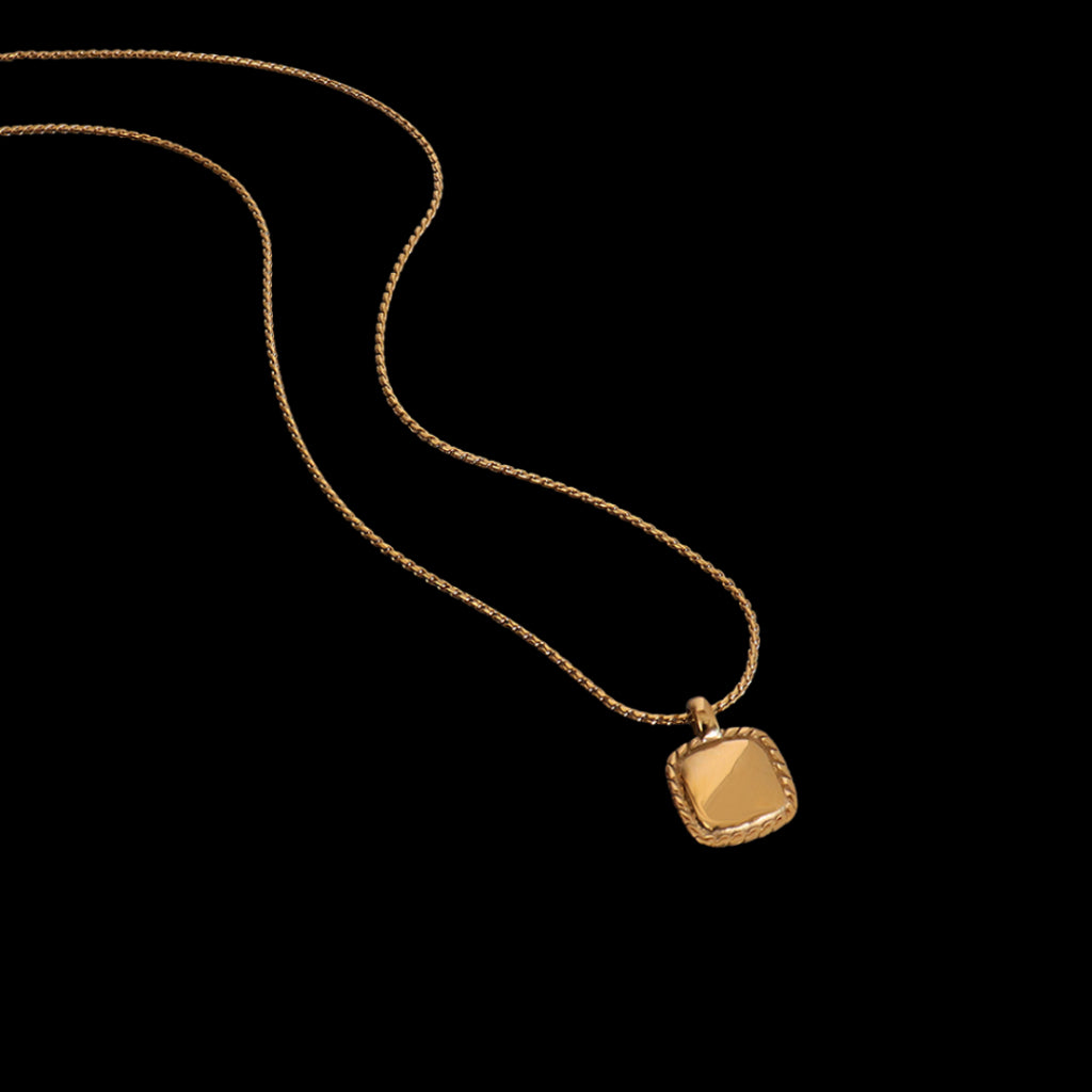 Butin Necklace