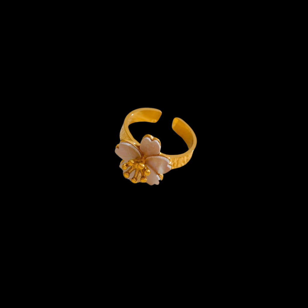 Astrid Ring
