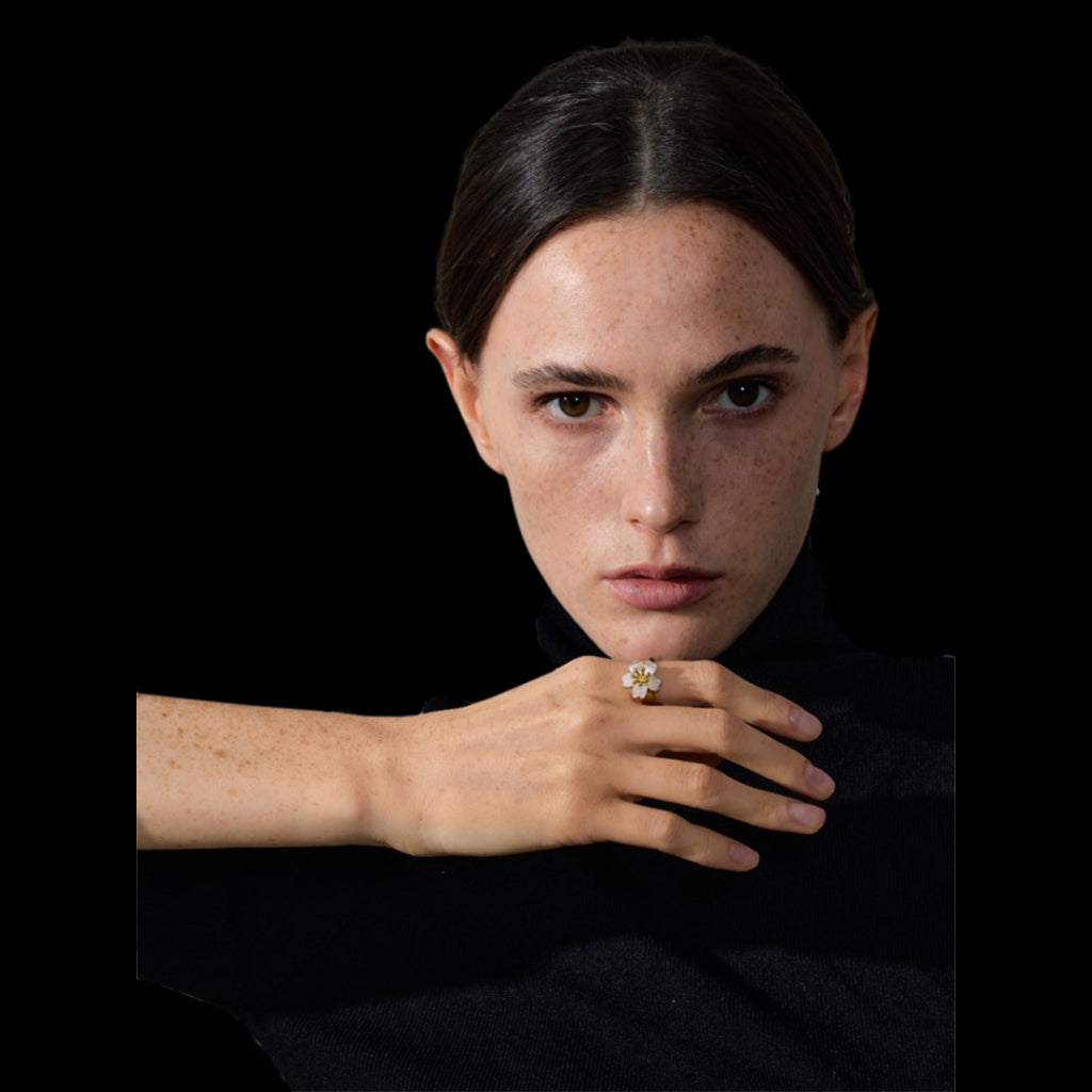 Astrid Ring