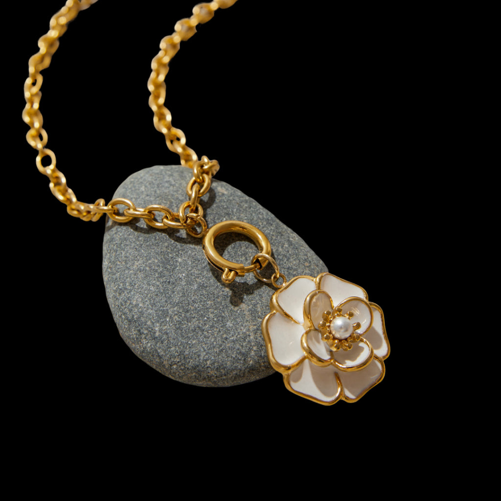 Flos Necklace