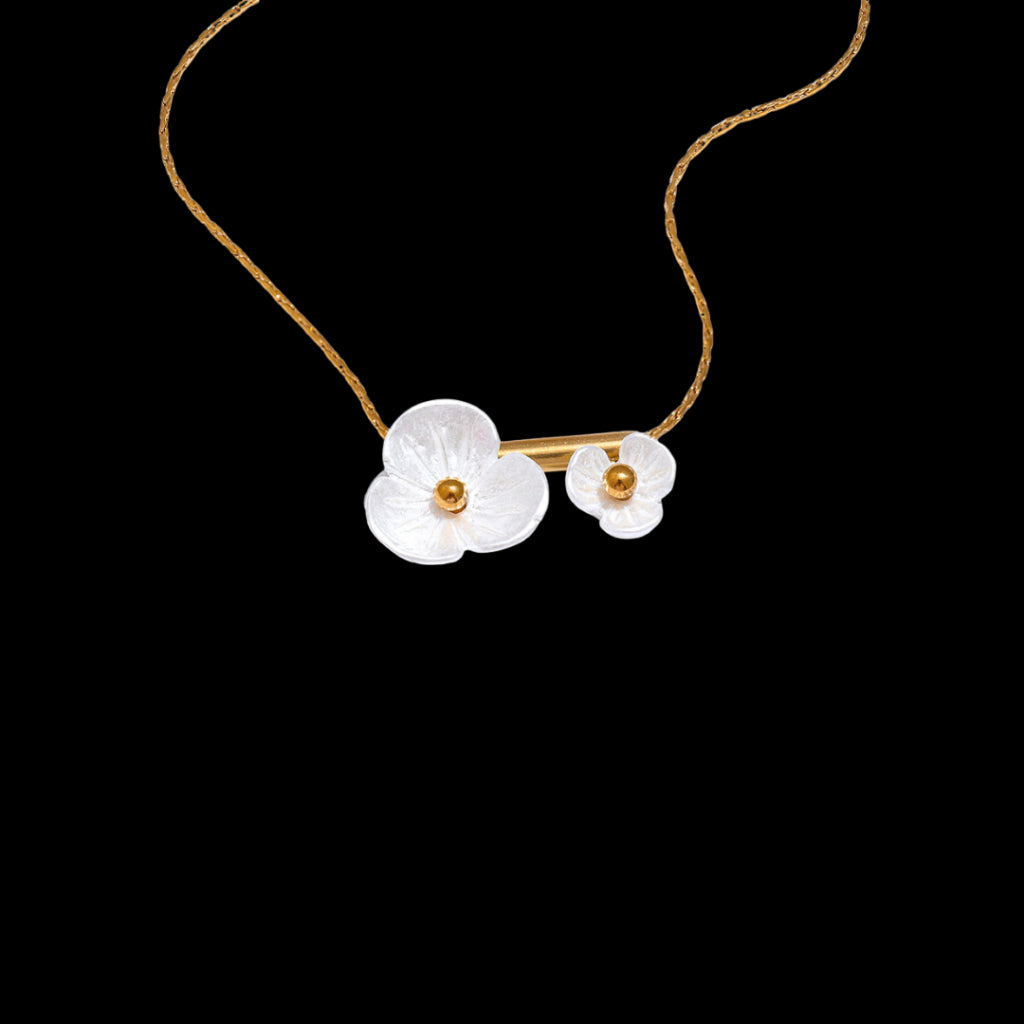 Akako Necklace
