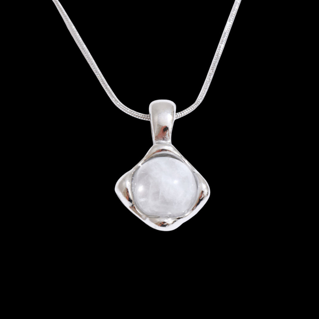 Mowa Necklace