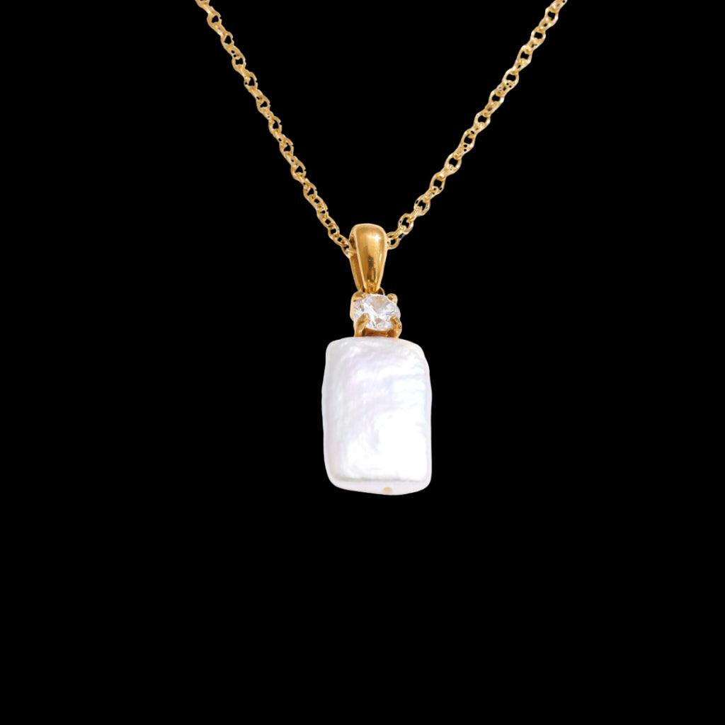 Bowly Necklace