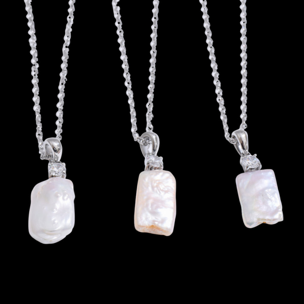 Bowly Necklace