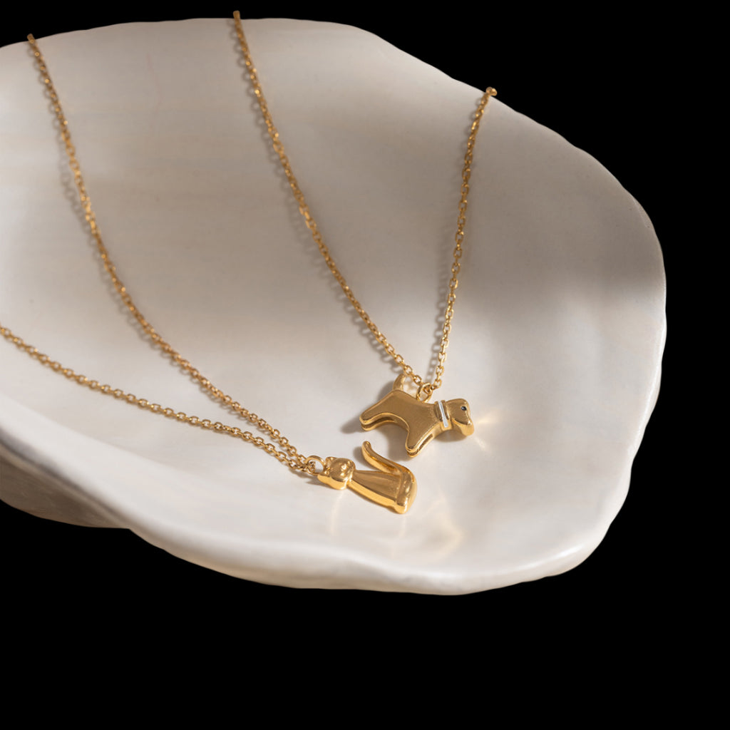 Pluck Necklace