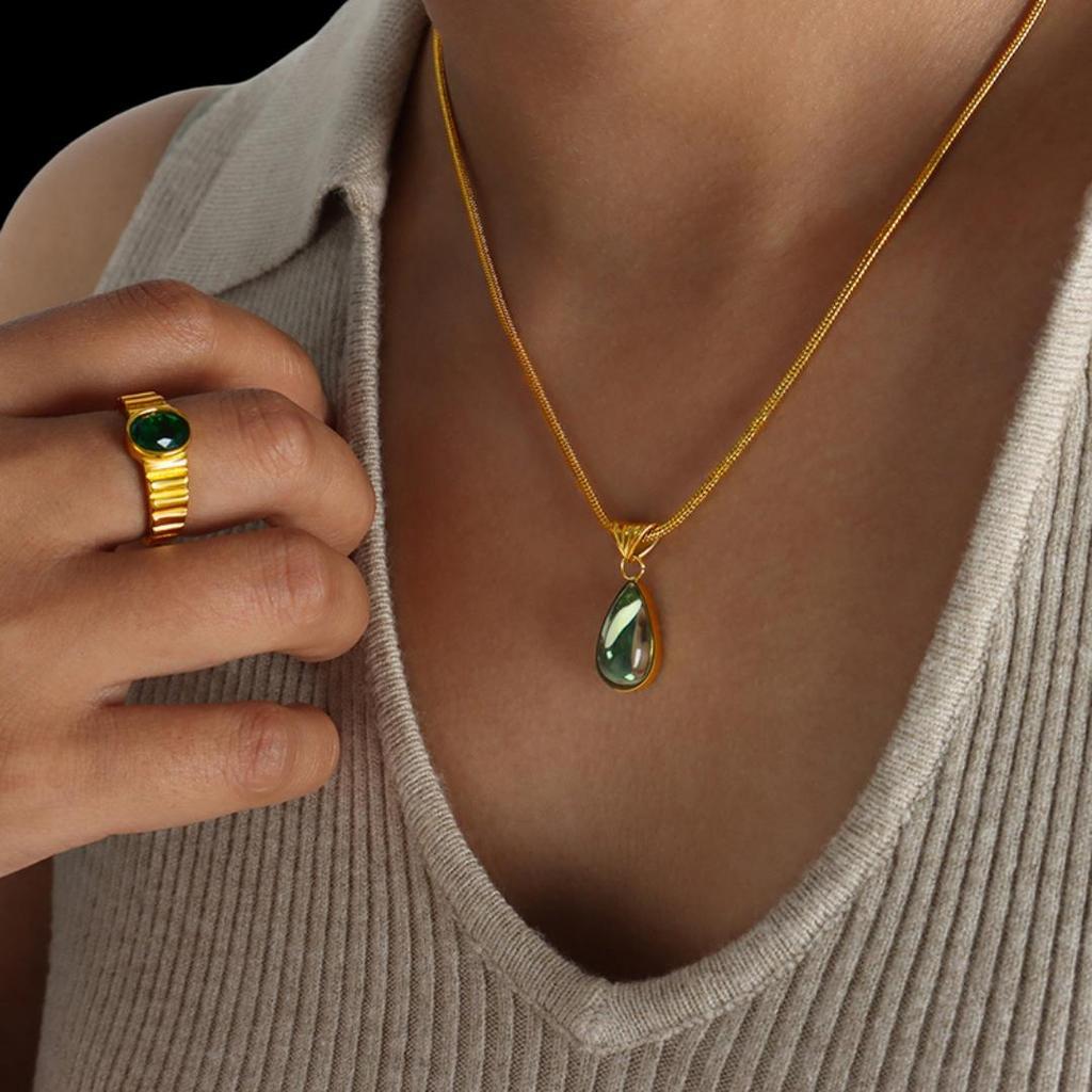 Ovi Necklace